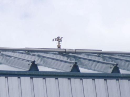 屋根上のスプリンクラー